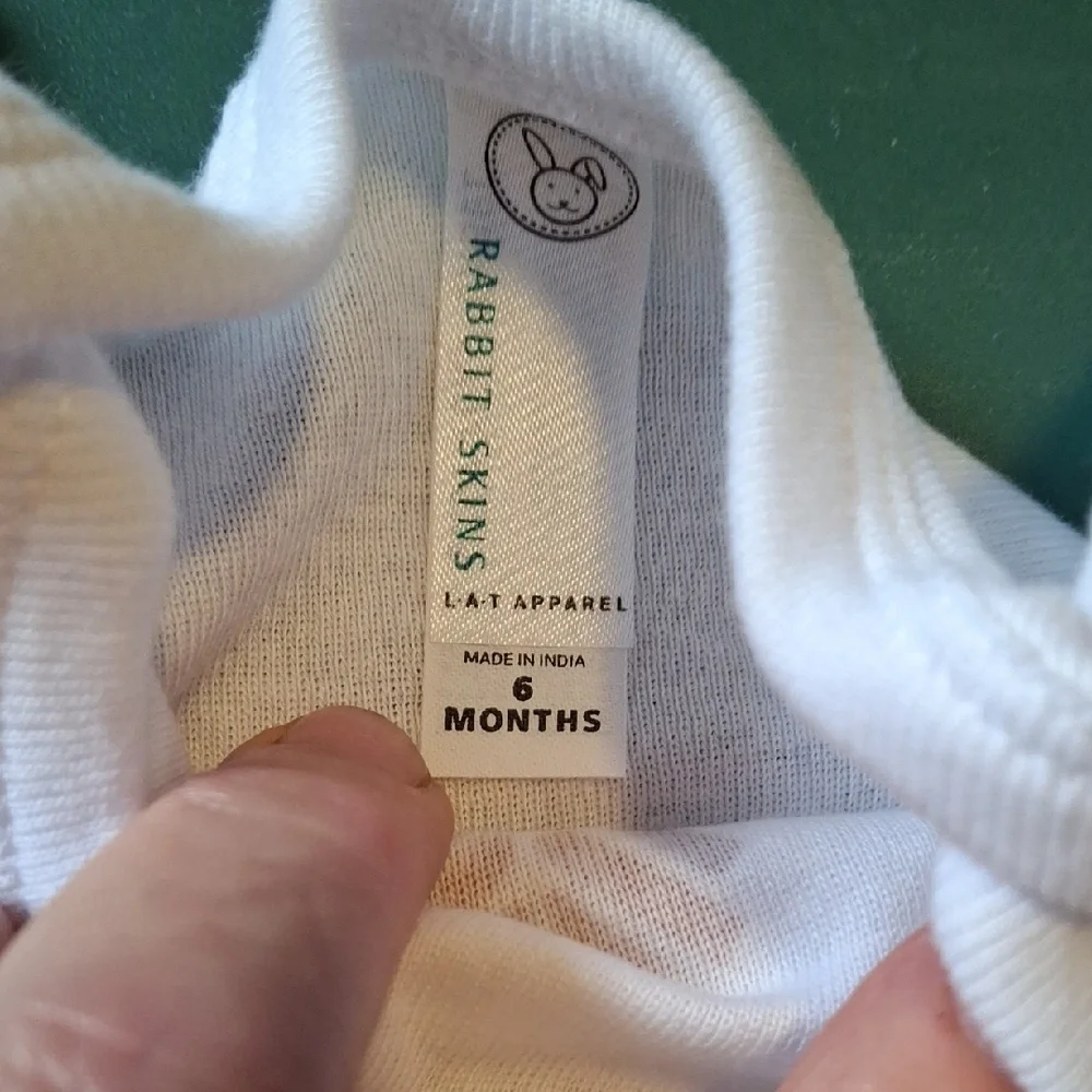 Rabbit Skins White Baby Bodysuit 4 Pieces, 6M, NWOT. (Chi094)